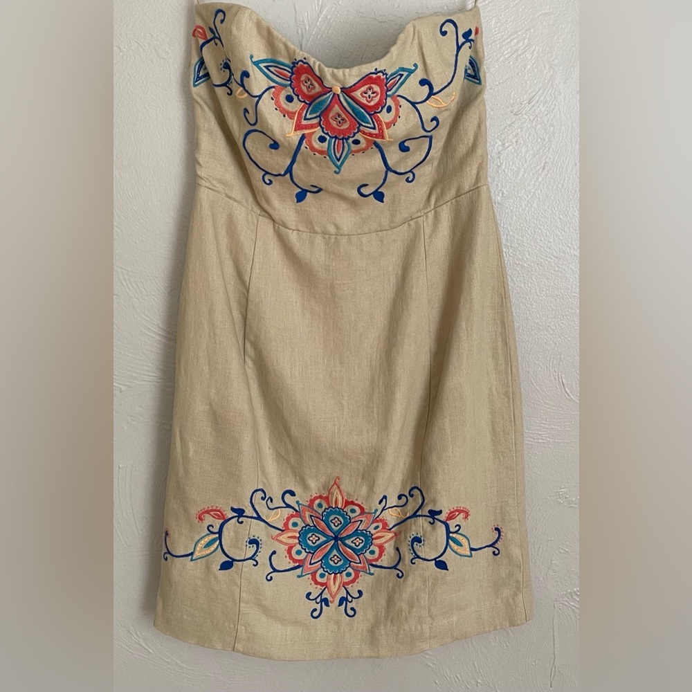 NWT Banana Republic Embroidered Beige Dress with Floral Design